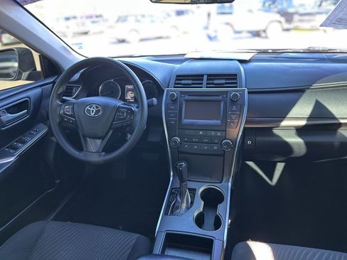 Used 2017 Toyota Camry LE image 17