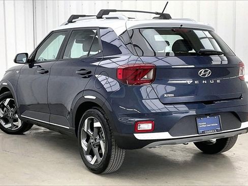 Certified 2025 Hyundai Venue Limited image 11