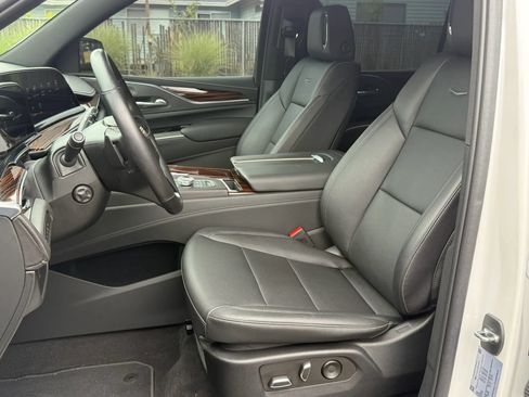 Used 2022 Cadillac Escalade ESV Luxury AWD/4WD image 14