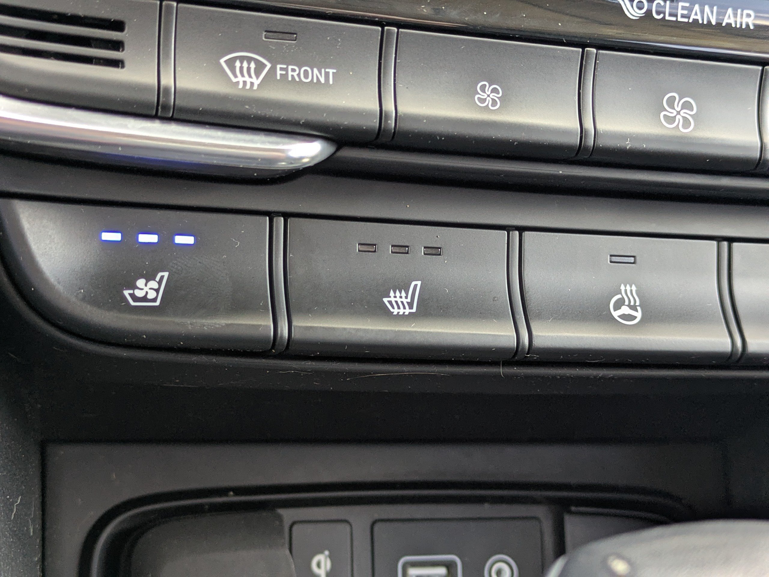Used 2019 Hyundai Santa Fe FWD image 23