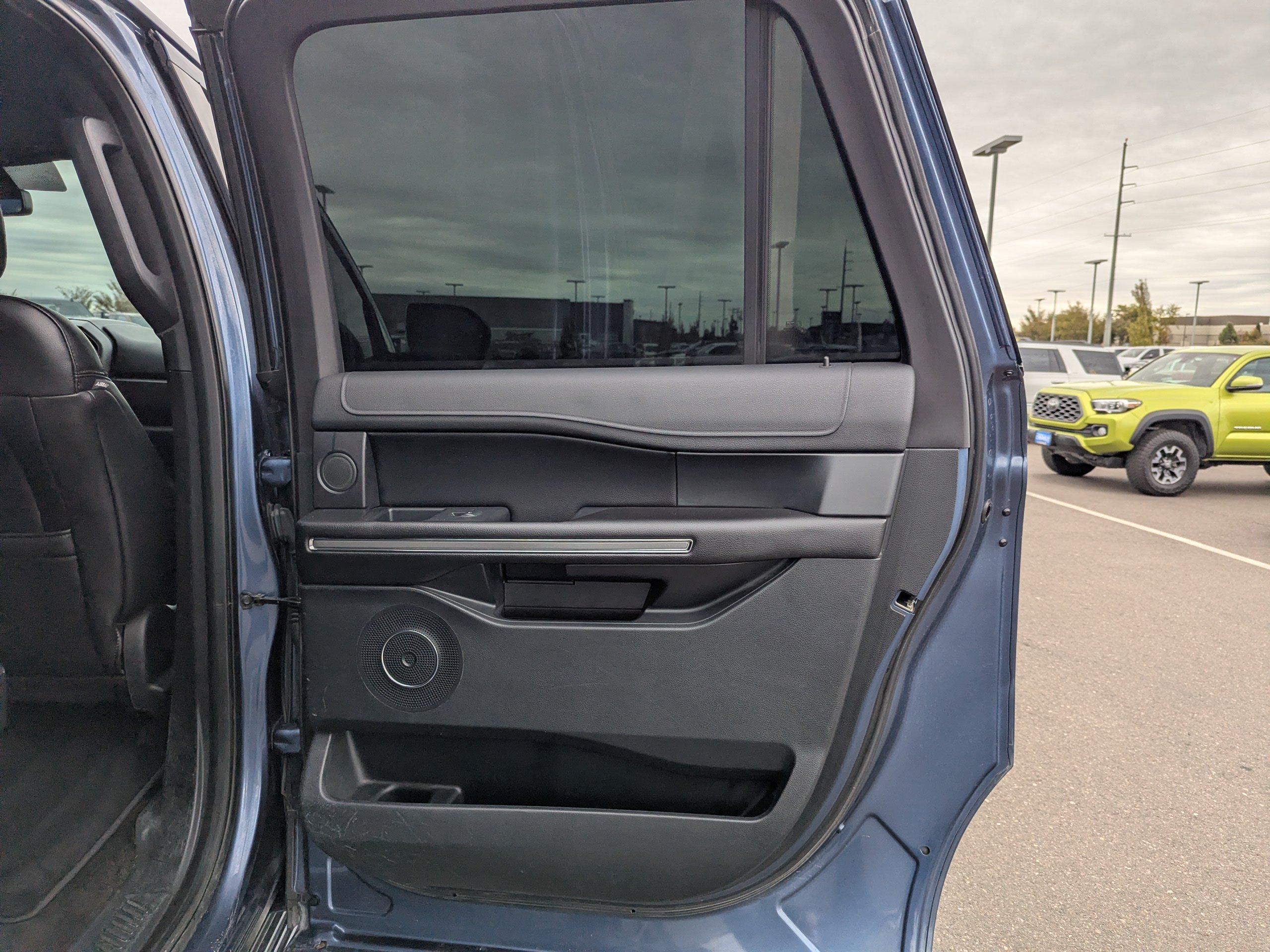 Used 2018 Ford Expedition Max XLT w/ Equipment Group 201A AWD/4WD image 35