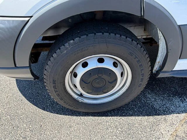 Used 2018 Ford Transit 250 130 Low Roof RWD image 16