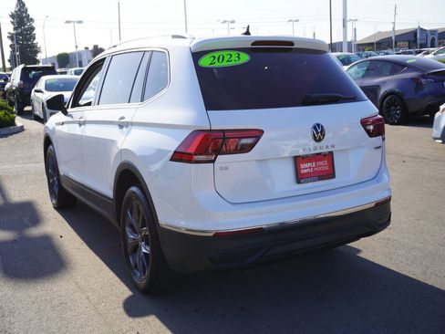 Used 2023 Volkswagen Tiguan SE AWD/4WD image 8