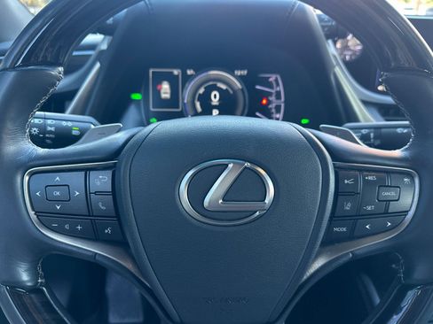 Certified 2019 Lexus ES 300h w/ Luxury Package image 29