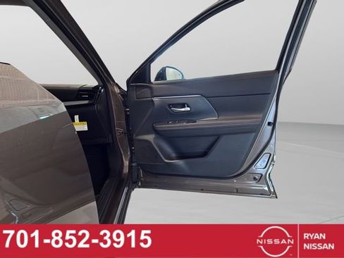 New 2026 Nissan Kicks SR w/ Cold Weather Package image 37
