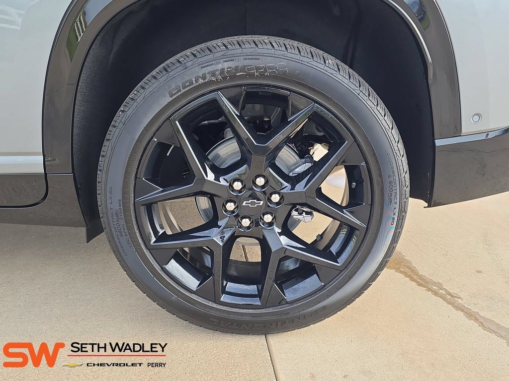 New 2026 Chevrolet Traverse RS w/ LPO, Floor Liner Package AWD/4WD image 33