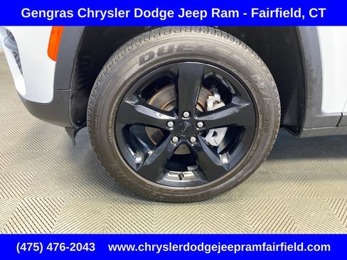 Certified 2025 Jeep Grand Cherokee Altitude AWD/4WD image 45