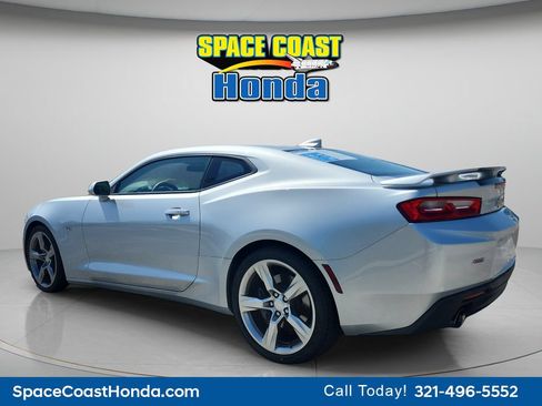 Used 2018 Chevrolet Camaro SS RWD image 5