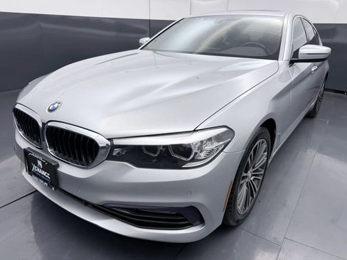 Used 2018 BMW 530i xDrive w/ Premium Package AWD/4WD image 4
