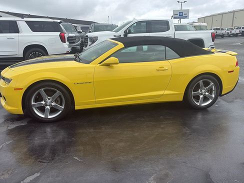 Used 2015 Chevrolet Camaro LT RWD image 2