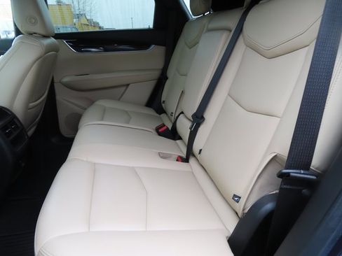 Used 2019 Cadillac XT5 FWD image 34