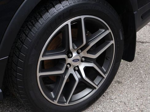 Used 2018 Ford Explorer Sport w/ Equipment Group 401A AWD/4WD image 40