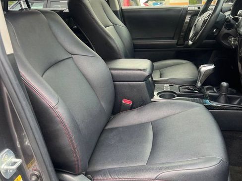 Used 2018 Toyota 4Runner TRD Off-Road Premium AWD/4WD image 12
