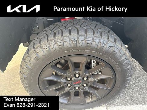 Used 2025 Toyota Tundra Limited AWD/4WD image 15