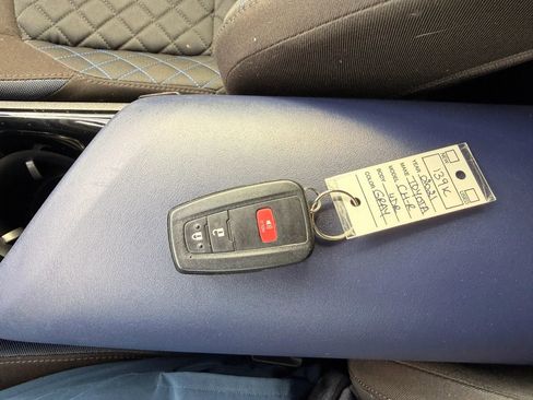 Used 2021 Toyota C-HR XLE image 42