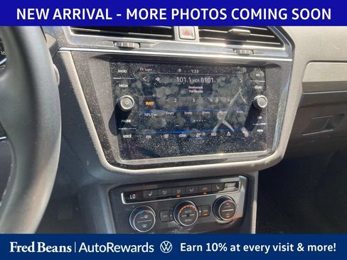 Used 2021 Volkswagen Tiguan SE AWD/4WD image 11