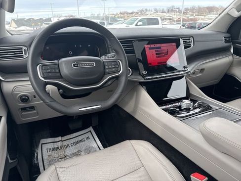 Used 2023 Jeep Wagoneer Series III w/ Premium Group I image 26