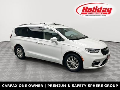 Used 2021 Chrysler Pacifica Touring-L w/ Premium & Safety Sphere Group