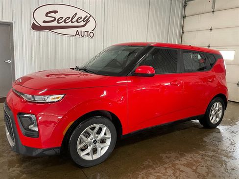 Used 2022 Kia Soul LX w/ Technology Package image 1