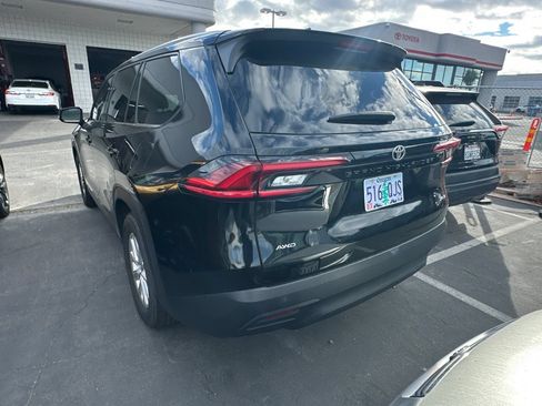 Certified 2025 Toyota Grand Highlander AWD image 6