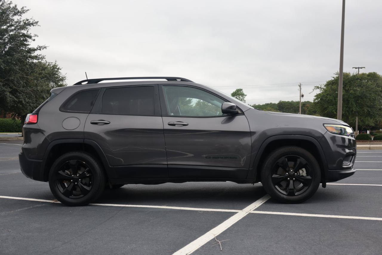 Used 2019 Jeep Cherokee Latitude Plus AWD/4WD image 6