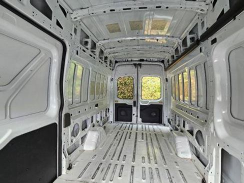 Used 2020 Ford Transit 250 148 High Roof Extended RWD image 25