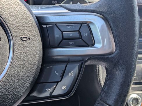 Used 2017 Ford Mustang Coupe RWD image 26