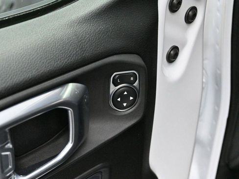 Used 2022 Jeep Wrangler Sport AWD/4WD image 10