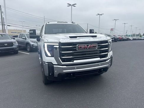 Used 2025 GMC Sierra 2500 SLE w/ Max Trailering Package image 3