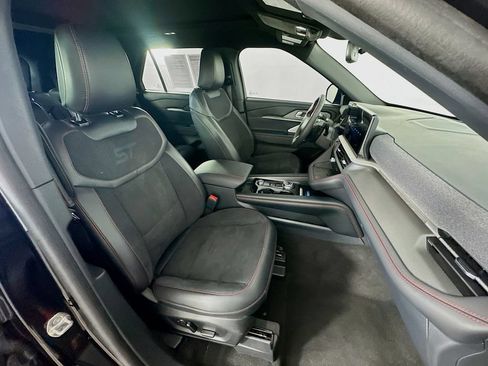 Used 2025 Ford Explorer ST w/ Sun And Sound Package AWD/4WD image 38