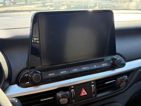 Certified 2023 Kia Forte LXS w/ LXS Technology Package FWD image 9