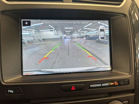 Used 2017 Ford Explorer XLT w/ Equipment Group 202A AWD/4WD image 13