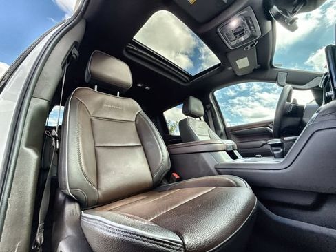 Used 2024 GMC Sierra 1500 Denali AWD/4WD image 25