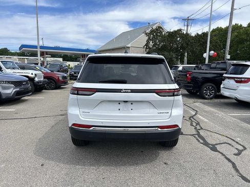 Used 2023 Jeep Grand Cherokee Limited AWD/4WD image 4
