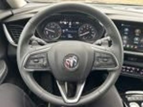 Used 2023 Buick Envision Avenir image 10