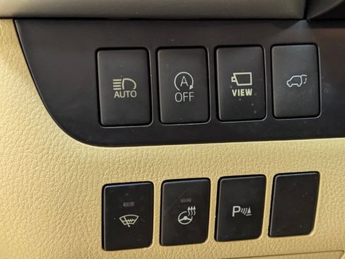 Used 2019 Toyota Highlander Limited image 18