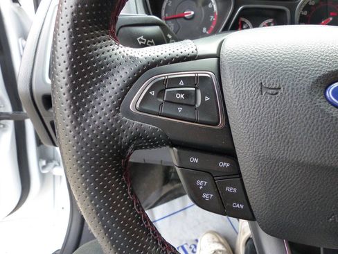 Used 2017 Ford Focus ST FWD image 31