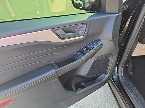 Used 2022 Ford Escape SE w/ Convenience Package FWD image 28