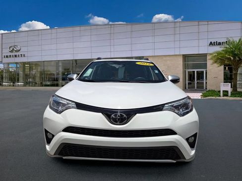Used 2018 Toyota RAV4 SE w/ Power Extra Value Package AWD/4WD image 3