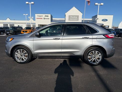 Used 2024 Ford Edge Titanium image 2