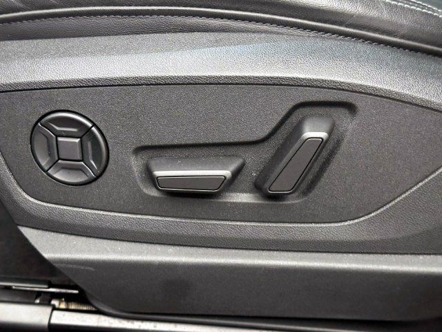Certified 2024 Audi Q8 e-tron Premium Plus w/ Premium Plus Package AWD/4WD image 21