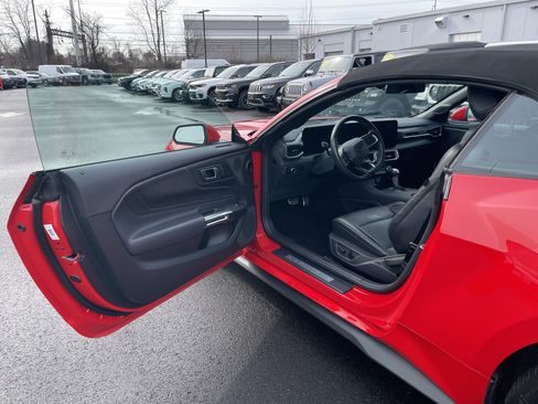 Used 2025 Ford Mustang Premium RWD image 17