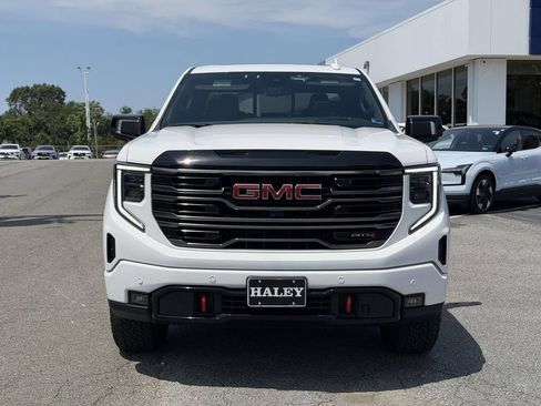Used 2025 GMC Sierra 1500 AT4 w/ AT4 Premium Package AWD/4WD image 22