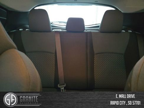 Used 2022 Toyota C-HR XLE image 35