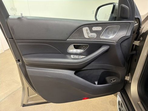 Used 2021 Mercedes-Benz GLS 450 4MATIC image 9