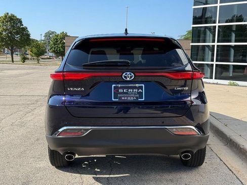 Used 2024 Toyota Venza Limited AWD/4WD image 4