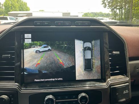 Used 2022 Ford F350 Platinum w/ FX4 Off-Road Package AWD/4WD image 24