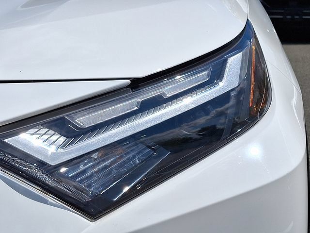 Used 2022 Toyota RAV4 XLE AWD/4WD image 9