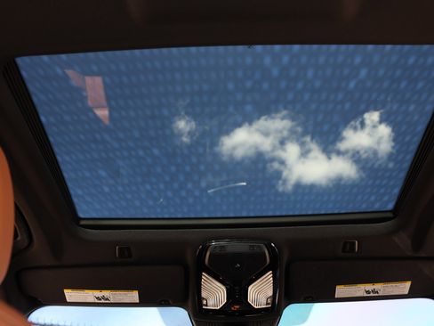 Used 2019 BMW M550i xDrive image 27