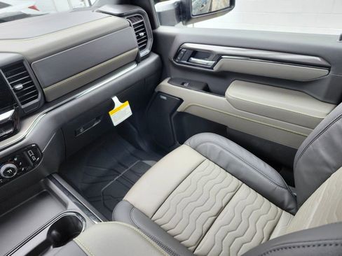 New 2026 Chevrolet Silverado 2500 ZR2 image 13